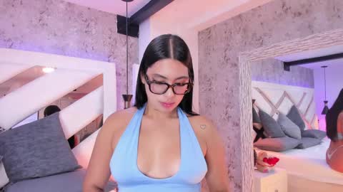 Snapshot of vanessa_rain_ chatting on May 27, 2026, 8:39 pm Vanessa online show from May 27, 2026, 8:39 pm