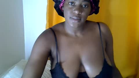 vanessah04 online show from July 13, 2026, 7:44 am