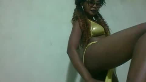 vanessah64 online show from April 20, 2026, 12:19 pm