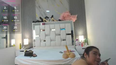 Vanessa Hard online show from November 13, 2025, 7:35 pm