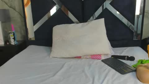 Vanessa Hard online show from February 21, 2026, 8:10 pm