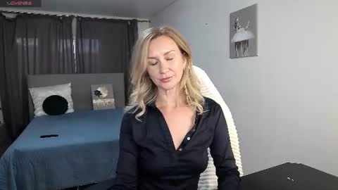 Snapshot of vanessakleiner chatting on July 16, 2026, 3:51 pm Vanessa online show from July 16, 2026, 3:51 pm