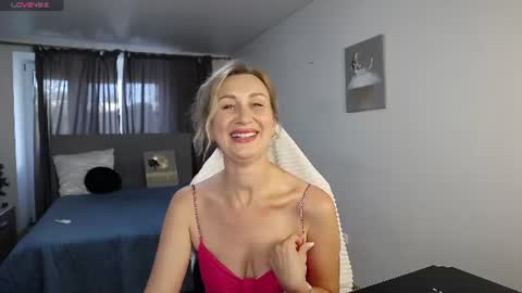 Snapshot of vanessakleiner chatting on July 19, 2026, 5:44 am Vanessa online show from July 19, 2026, 5:44 am