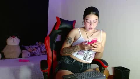 Vanesa online show from December 21, 2025, 11:23 pm