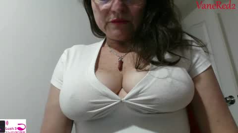 Snapshot of vanessared2 chatting on February 20, 2025, 10:48 am Vanesared2 online show from February 20, 2025, 10:48 am