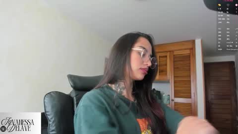 Snapshot of vanessart_ chatting on September 10, 2025, 5:46 pm Vanessa online show from September 10, 2025, 5:46 pm