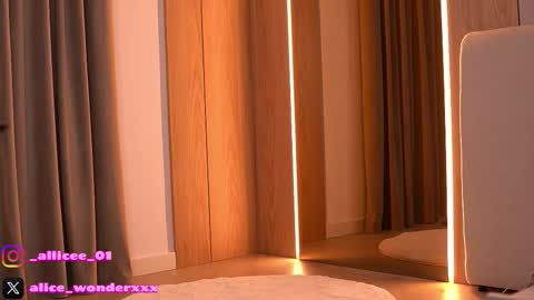 Vanessa Simon online show from March 6, 2026, 6:10 am