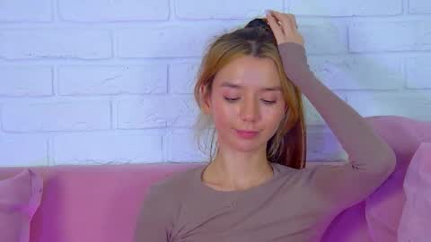 VanessaVienne online show from February 17, 2026, 5:15 am