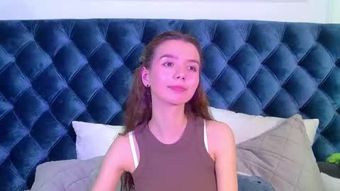 Snapshot of vanessavienne chatting on April 18, 2026, 8:09 pm VanessaVienne online show from April 18, 2026, 8:09 pm