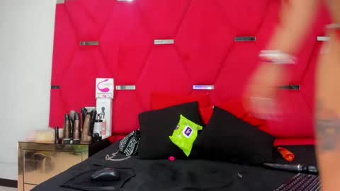 Snapshot of vanezalozano0 chatting on June 10, 2026, 4:34 am Vaneza online show from June 10, 2026, 4:34 am