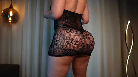 Vania  online show from December 27, 2024, 5:31 am