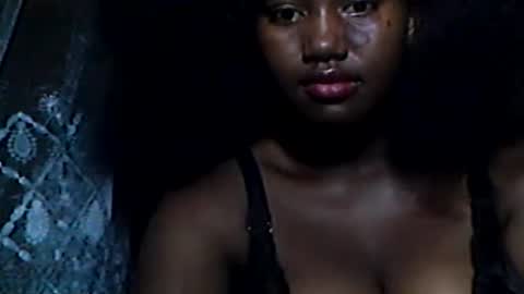 vaniah321 online show from January 10, 2025, 5:47 am