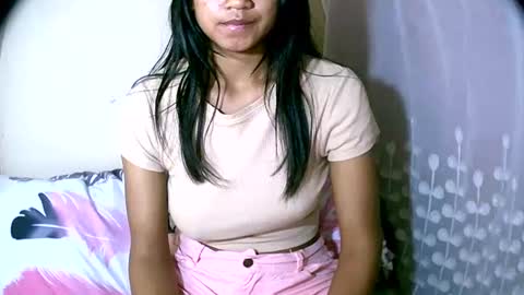vanih27 online show from July 18, 2026, 7:39 pm