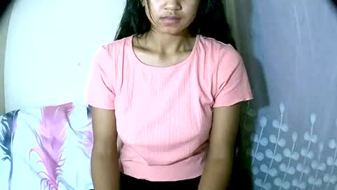 vanih27 online show from July 28, 2026, 6:42 pm