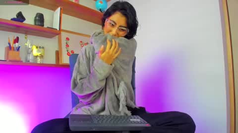 Snapshot of vaniisha_ chatting on December 22, 2024, 11:54 am Vanisha online show from December 22, 2024, 11:54 am
