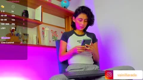 Snapshot of vaniisha_ chatting on February 11, 2025, 12:48 pm Vanisha online show from February 11, 2025, 12:48 pm