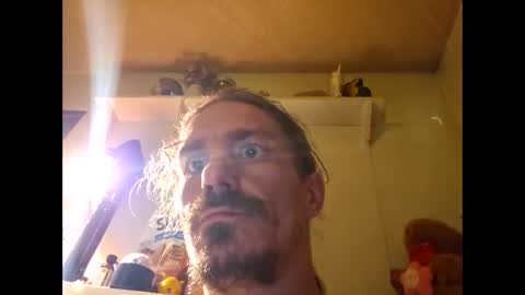 Britneywhitney online show from December 17, 2025, 9:37 am