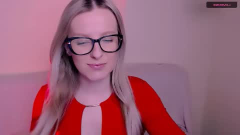 Mia online show from January 9, 2026, 11:24 am