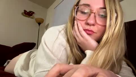 vanillapuddingpie online show from December 3, 2024, 4:25 am