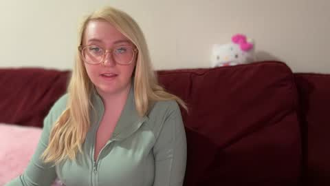 vanillapuddingpie online show from January 28, 2025, 12:36 am