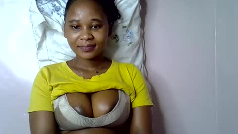 vanillavenus online show from October 25, 2025, 10:59 pm