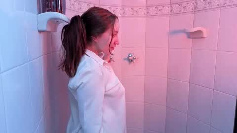 Snapshot of vanlet chatting on September 29, 2025, 5:51 pm Elizabeth online show from September 29, 2025, 5:51 pm