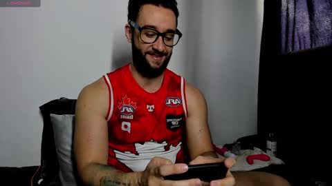 Van online show from February 27, 2025, 4:43 pm