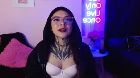 Vanne  online show from July 20, 2026, 3:43 am