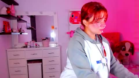 Snapshot of vannessa_shy chatting on June 3, 2026, 8:03 pm Vanesa online show from June 3, 2026, 8:03 pm