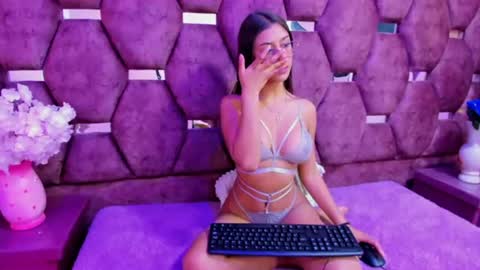 Vanessa online show from July 29, 2026, 12:20 am