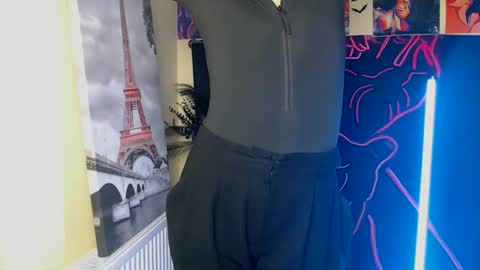 Vanessa online show from October 18, 2025, 5:57 pm