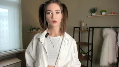 Charline online show from April 19, 2026, 10:03 am