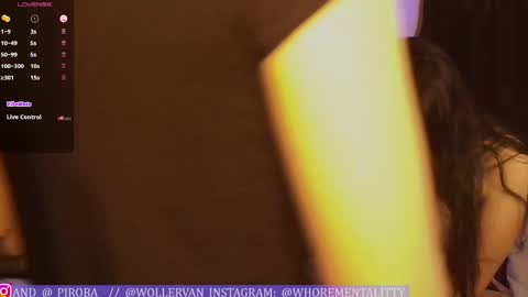 Snapshot of vanwoller__ chatting on December 17, 2024, 12:22 pm Vane and Scarlett online show from December 17, 2024, 12:22 pm
