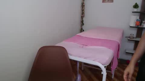 vanyxxxx online show from February 24, 2026, 9:02 pm