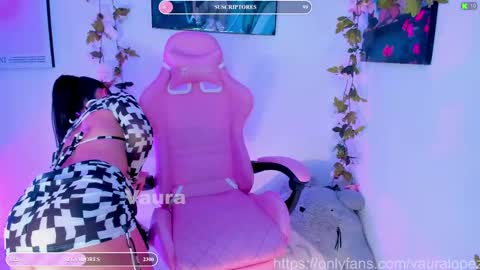 vaura222 online show from February 7, 2025, 1:25 am