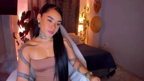 Snapshot of vayolett_bass chatting on July 7, 2026, 5:32 am Vayolett Bass online show from July 7, 2026, 5:32 am