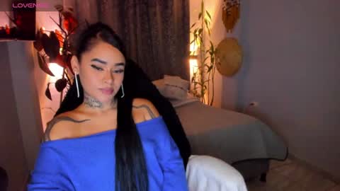 Snapshot of vayolett_bass chatting on July 27, 2026, 9:49 am Vayolett Bass online show from July 27, 2026, 9:49 am