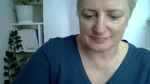 vea_motty online show from May 27, 2026, 10:45 am