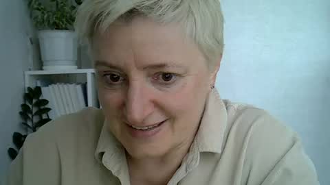 vea_motty online show from May 30, 2026, 6:21 am