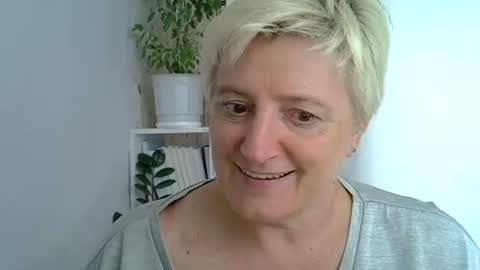 vea_motty online show from July 5, 2026, 9:16 am