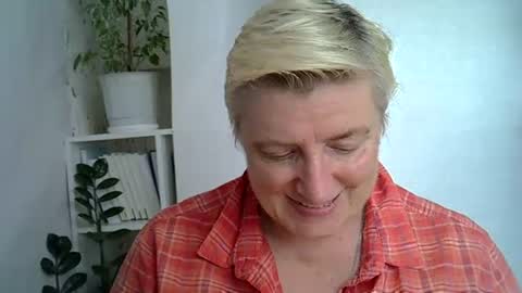 vea_motty online show from July 11, 2026, 1:03 pm