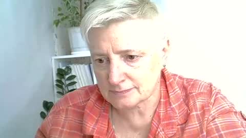 vea_motty online show from July 28, 2026, 10:43 am