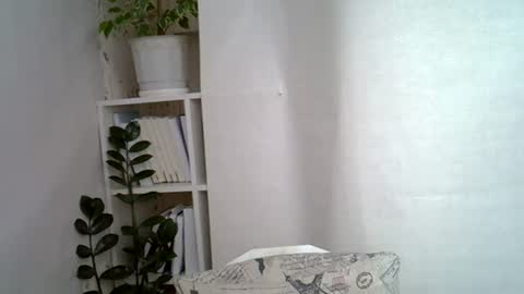 vea_motty online show from July 28, 2026, 11:17 am