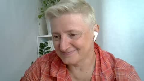 vea_motty online show from July 28, 2026, 12:48 pm