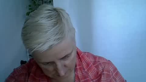 vea_motty online show from July 28, 2026, 3:21 pm