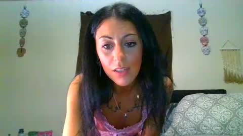 Snapshot of vee2345 chatting on July 15, 2026, 7:02 am vee2345 online show from July 15, 2026, 7:02 am