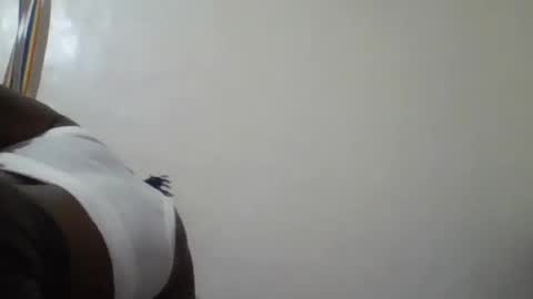 Snapshot of vee_tommy chatting on July 7, 2026, 8:51 am Vee tommy online show from July 7, 2026, 8:51 am