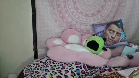 Veronica Lehane online show from December 31, 2024, 7:40 pm