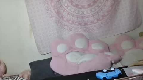 Veronica Lehane online show from October 21, 2025, 12:39 pm