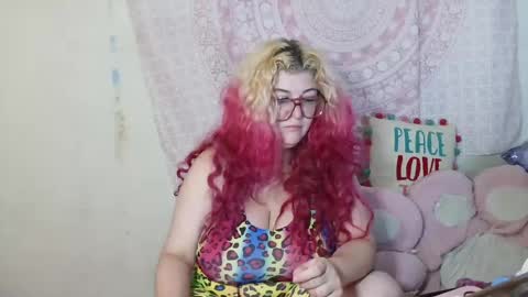 Veronica Lehane online show from July 26, 2026, 2:02 pm